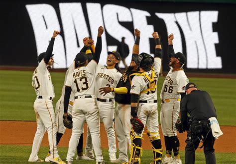 Pirates bring road win streak into matchup with the Nationals